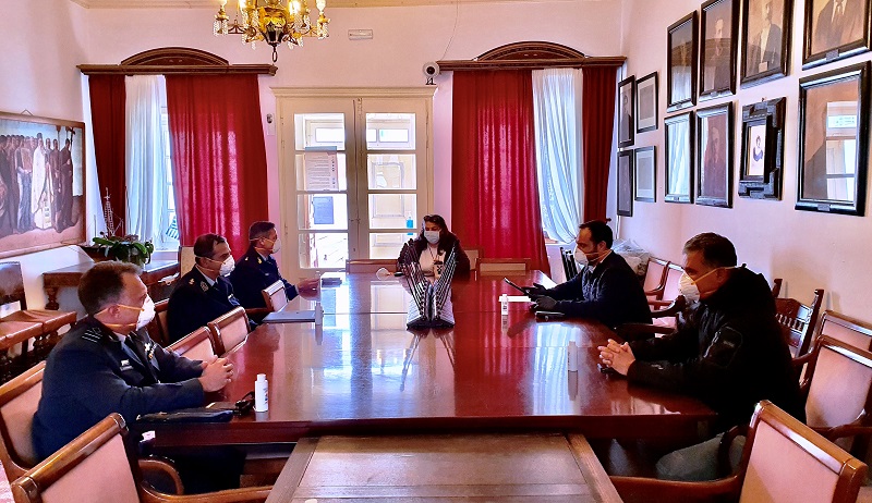 Μετά το πρώτο κρούσμα αναστολή εργασιών και αυστηρούς ελέγχους ζητά ο Δήμος Μυκόνου