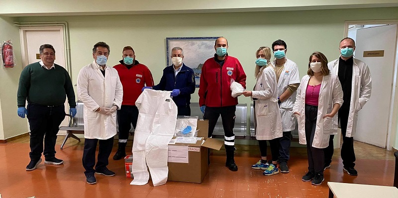 Προσφορές υγειονομικού υλικού, τηλεφωνικών γραμμών και ανοικτή δύο μέρες η Πειραιώς