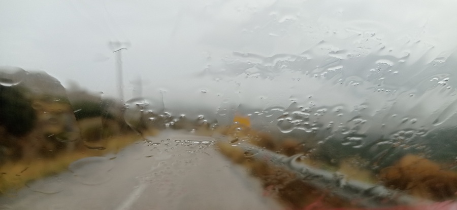 ΑΝΔΡΟΣ: ΟΜΙΧΛΗ - ΠΡΟΣΟΧH ΣΤΗΝ ΟΔΗΓΗΣΗ