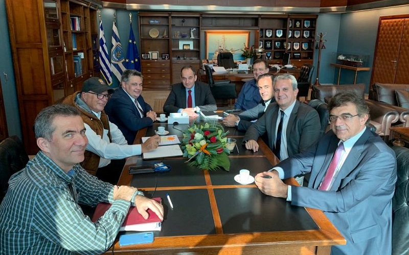 Η Άνδρος στον υπουργό Ναυτιλίας για λιμάνι, λιμενικό ταμείο, ναυτική σχολή 