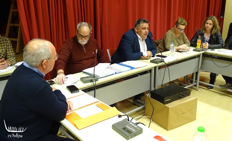 Ο δήμαρχος Δ. Λοτσάρης απαντά στο Εν Άνδρω για την διοίκηση του και για τις αρρυθμίες της