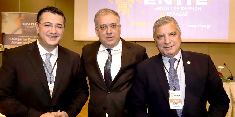 Κυριάρχησε το ψηφοδέλτιο Α. Τζιτζικώστα στις Περιφέρειες (70.9%). Καταποντίστηκε η Ρ. Δούρου (8%)!