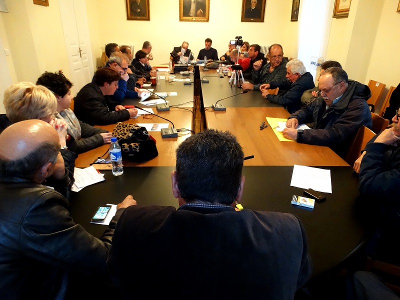 Δημοτικό συμβούλιο Άνδρου 26/3: Περί ανθρώπων, ζώων και άλλων τινών…