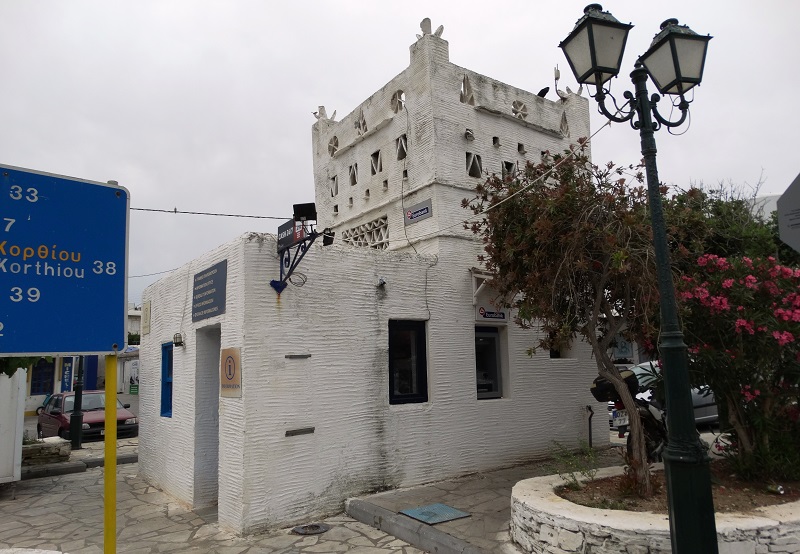 Ο «περιστερώνας» του λιμανιού και το Λιμεναρχείο Γαυρίου. Ιστορίες χαμένες στην μετάφραση των ψήφων!!!