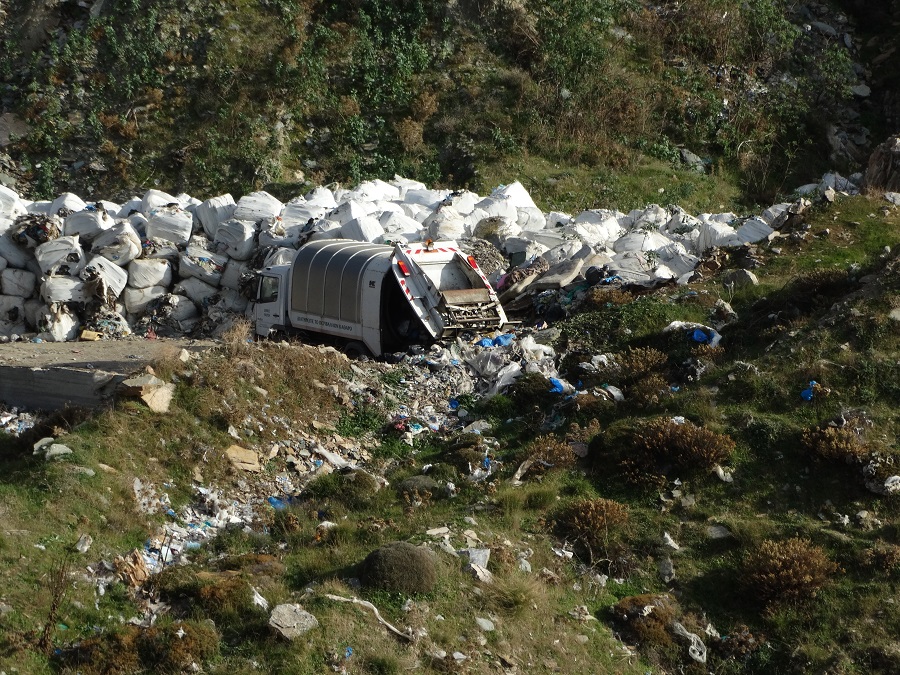 ΑΛΑΡΜ ΚΙΝΔΥΝΟΥ ΓΙΑ ΤΑ ΣΚΟΥΠΙΔΙΑ: Επιτέλους κάποιος ξύπνησε στην Άνδρο...