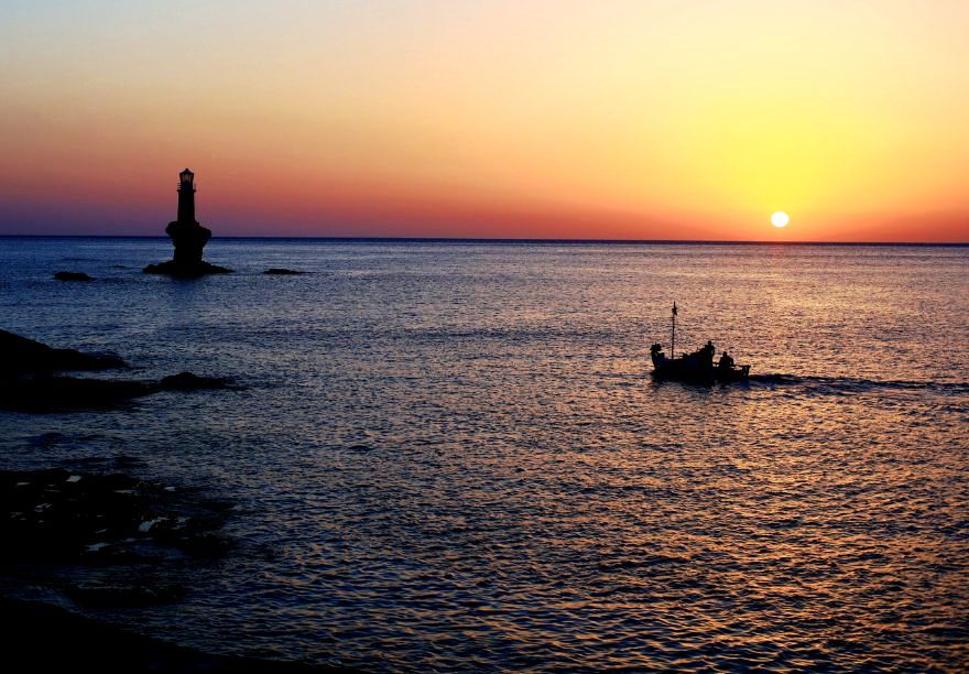 Ένα ποιητικό αφιέρωμα της Athens Voice για την Άνδρο...