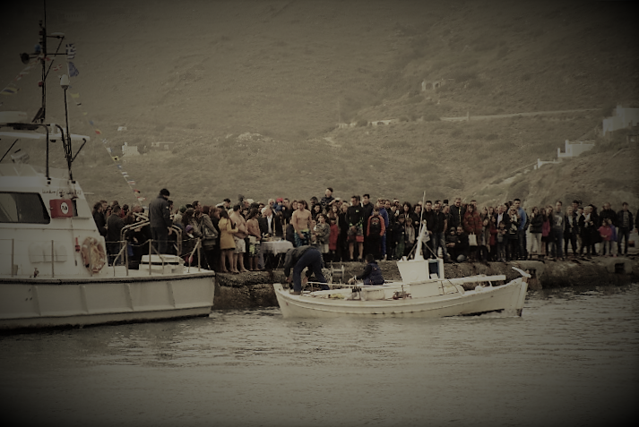 Μνήμες Θεοφανίων από το Γαύριο και ήθη και έθιμα από την Ελλάδα