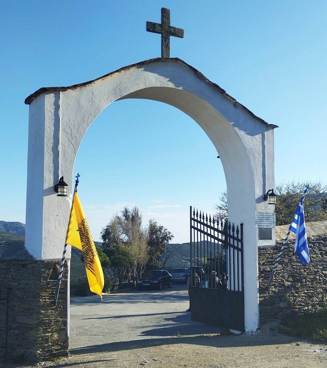 ΜΠΑΤΣΙ: Με πολύ κόσμο και επισημότητα γιορτάστηκε η Αγία...