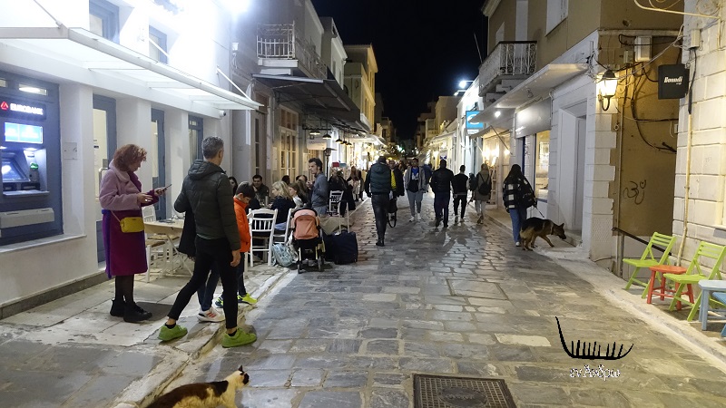 ΗΜΕΡΟΛΟΓΙΟ ΠΑΣΧΑ 2023: Στην Άνδρο κόσμος σε δρόμους κι εκκλησιές ενόψει Πάσχα...