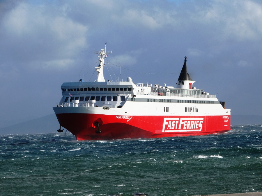 ΑΠΕΡΓΙΑ ΤΡΙΤΗΣ: Παρά την απεργία ταξιδεύουν Andros Fast Ferries και Super Runner...