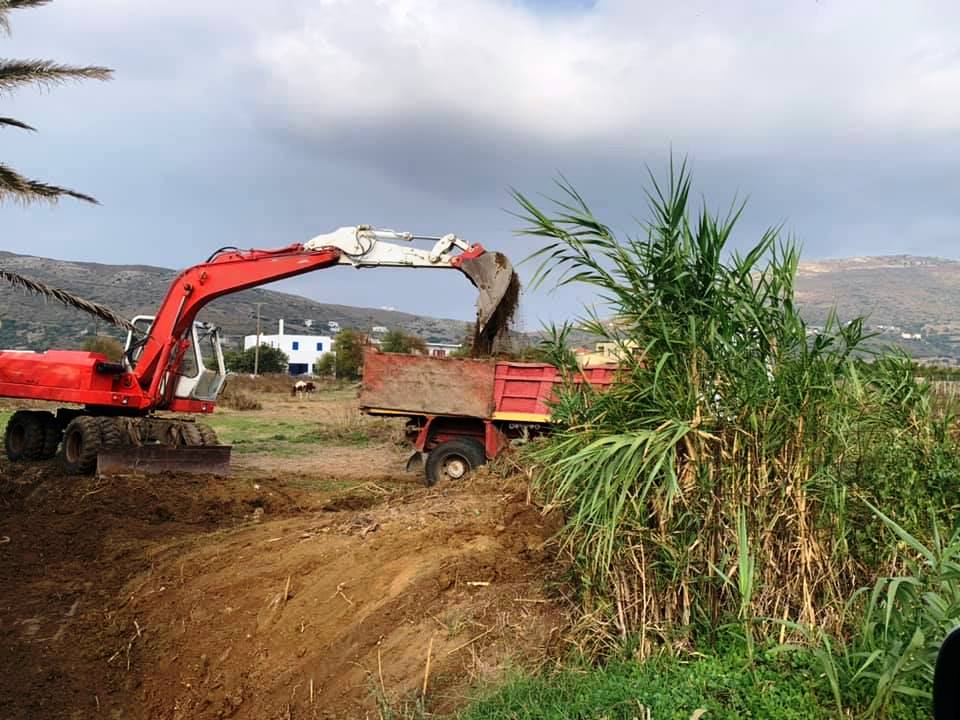 Κάτι αλλάζει στο νησί: εθελοντές και αιρετοί μαζί για την Άνδρο