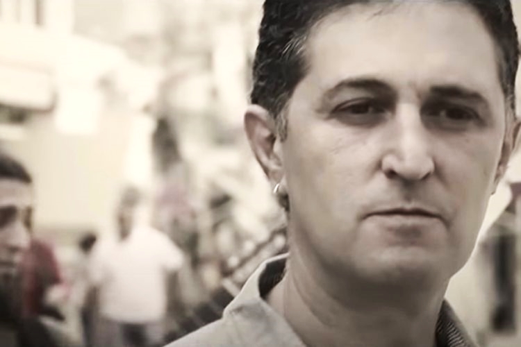 Το τελευταίο ταγκό στην Αθήνα. Ισπανικοί στίχοι με ελληνικές λέξεις για την Αθήνα της κρίσης...