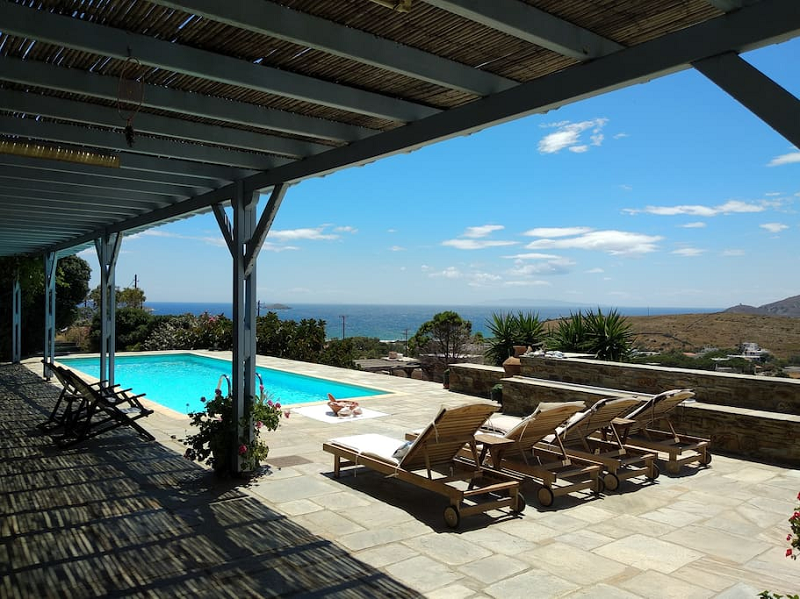 Καταρρίπτουν οι επαγγελματίες το αυτοδοξαστικό “success story” του δημάρχου 