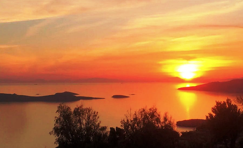 Βίλες ονείρων περιμένουν αγοραστή στην Άνδρο!