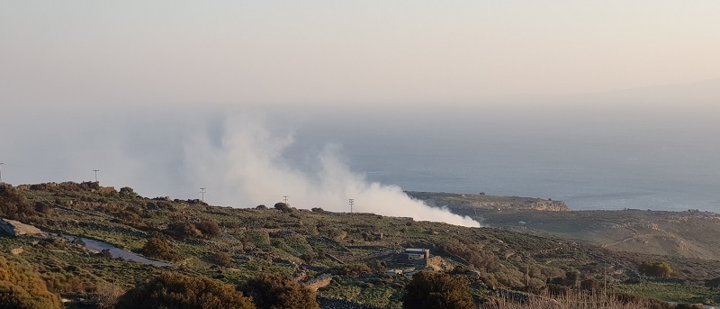 Καίγονται πάλι τα σκουπίδια στην χωματερή της Άνδρου! Οι θέσεις των υποψηφίων γι' αυτόν τον 