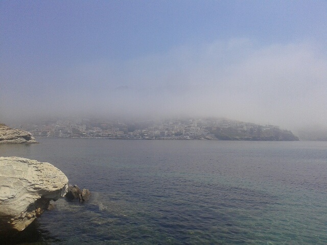 Μια παράξενη ομίχλη πάνω από την δυτική Άνδρο - περισσότερες φωτογραφίες 