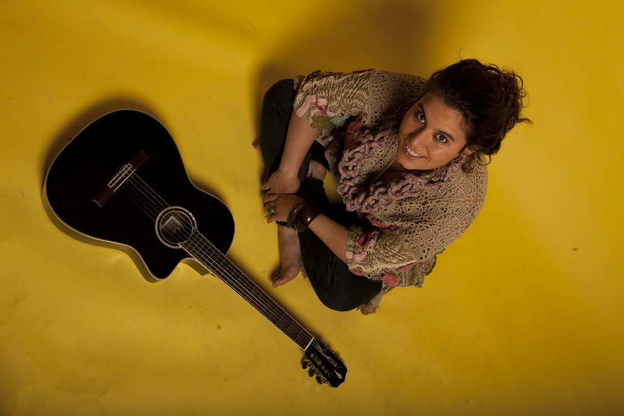 Ανοιχτό θέατρο, 20/8: ένα μουσικό ταξίδι στον κόσμο με την Κατερίνα Πολέμη