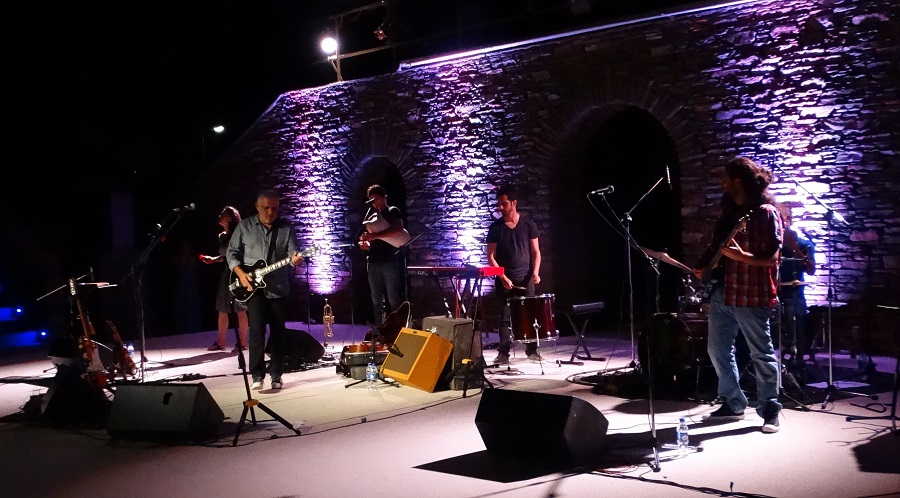 Ο Νίκος Πορτοκάλογλου στη μεγάλη συναυλία του καλοκαιριού στην Άνδρο... 