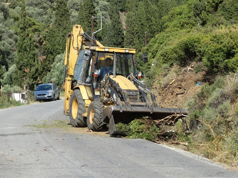 Ο Έπαρχος απαντά για το οδικό δίκτυο της Άνδρου - Παρέμβαση του προέδρου ΔΕ Άνδρου