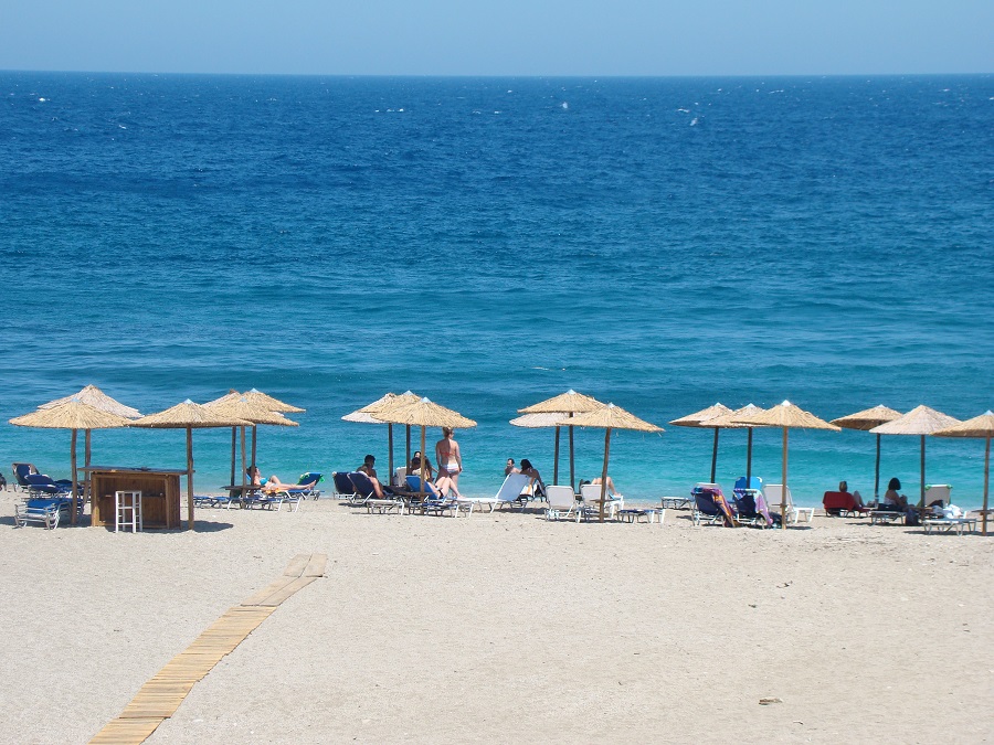 Διαμαρτυρία για την παραλία Φελλού από την Τοπική Κοινότητα