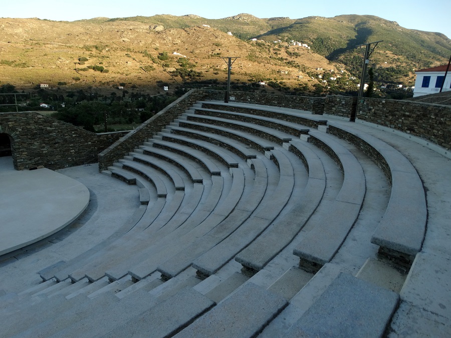 Εντελώς έτοιμο το θέατρο Άνδρου περιμένει το Φεστιβάλ