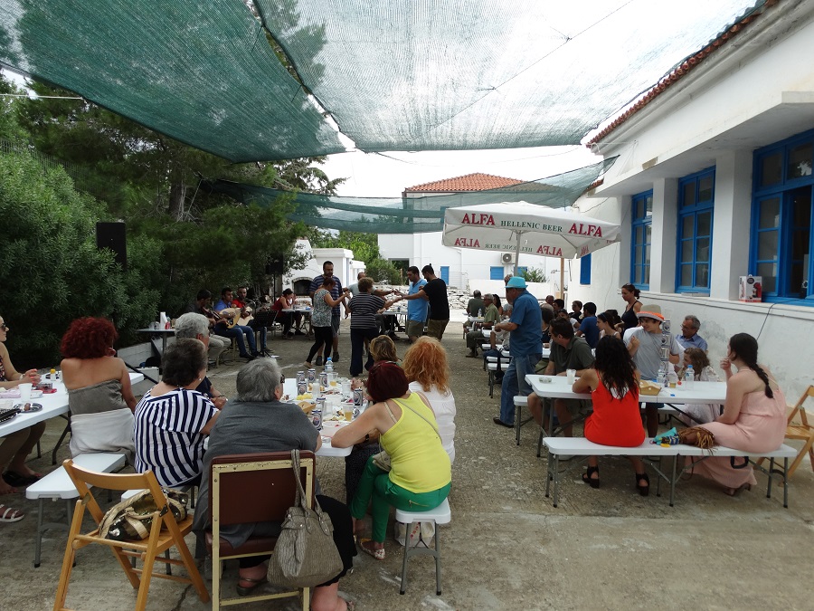 Οι Άγιοι Πάντες στα Λειβάδια (φωτορεπορτάζ)