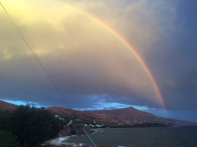 Μαγικό φθινοπωρινό απόβραδο στην Άνδρο