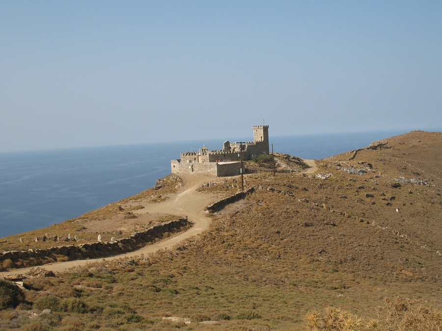 Οι στοιχειωμένοι δρόμοι της Άνδρου