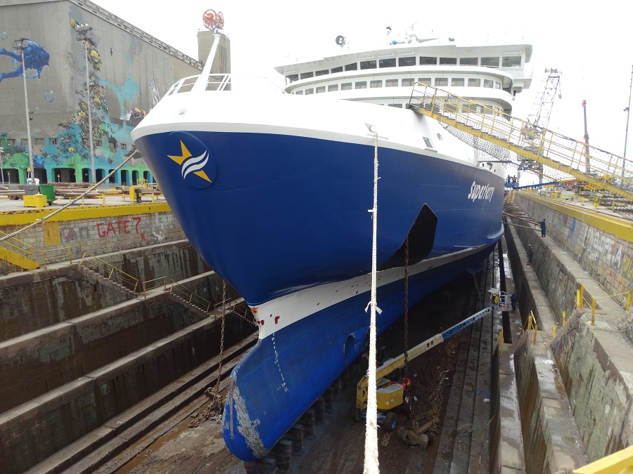Στα ύφαλα του νέου SuperFerry (φωτορεπορτάζ)