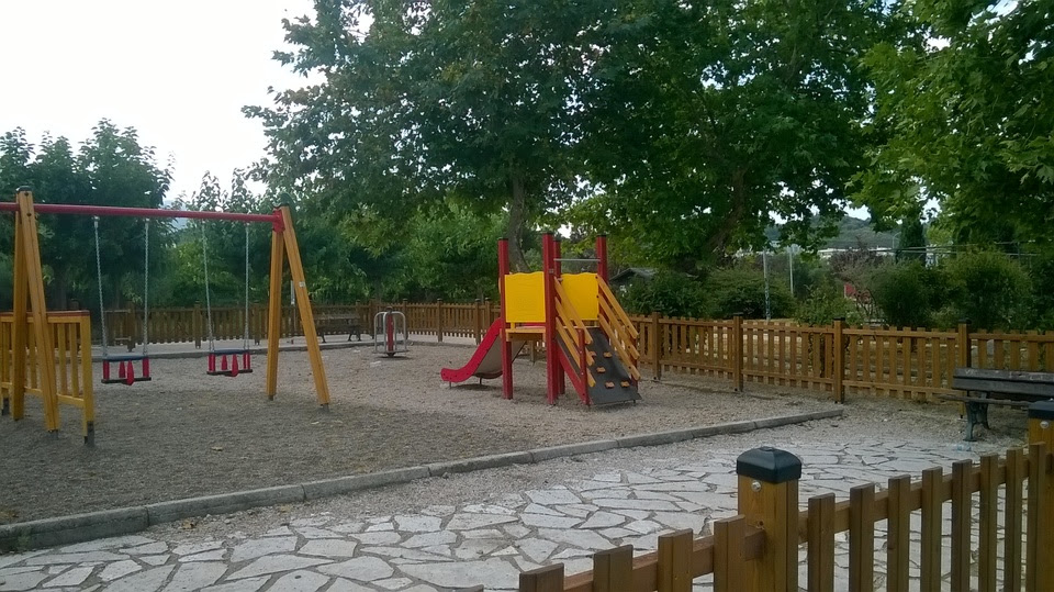 Τρεις παιδικές χαρές στην Άνδρο σε… 3 χρόνια!!! Αθάνατο ελληνικό δημόσιο!